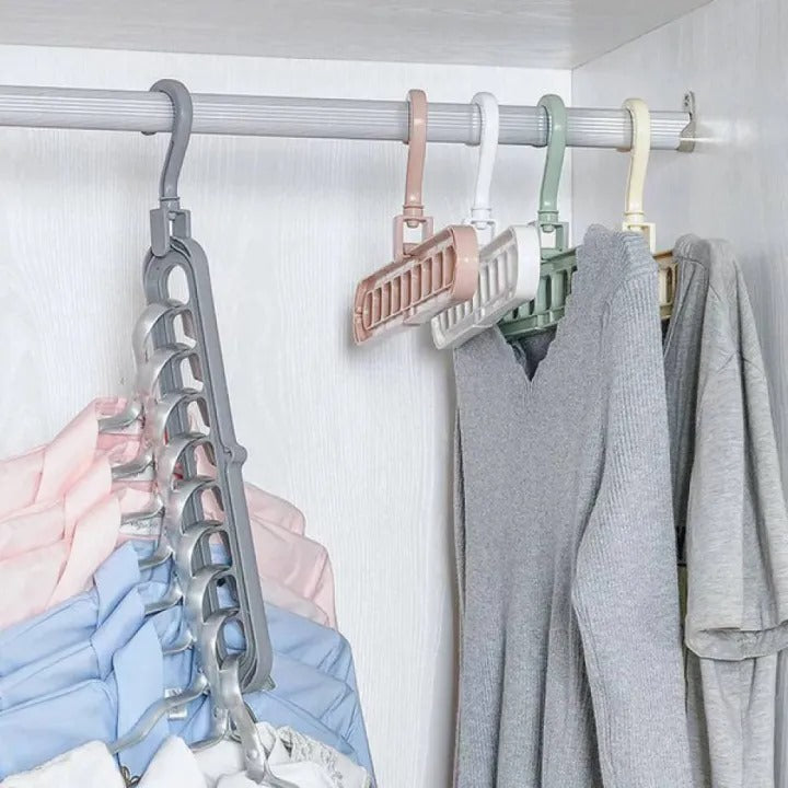 Space-Saving Multi-Port Hanger (pack of 4 with 1 free hanger)